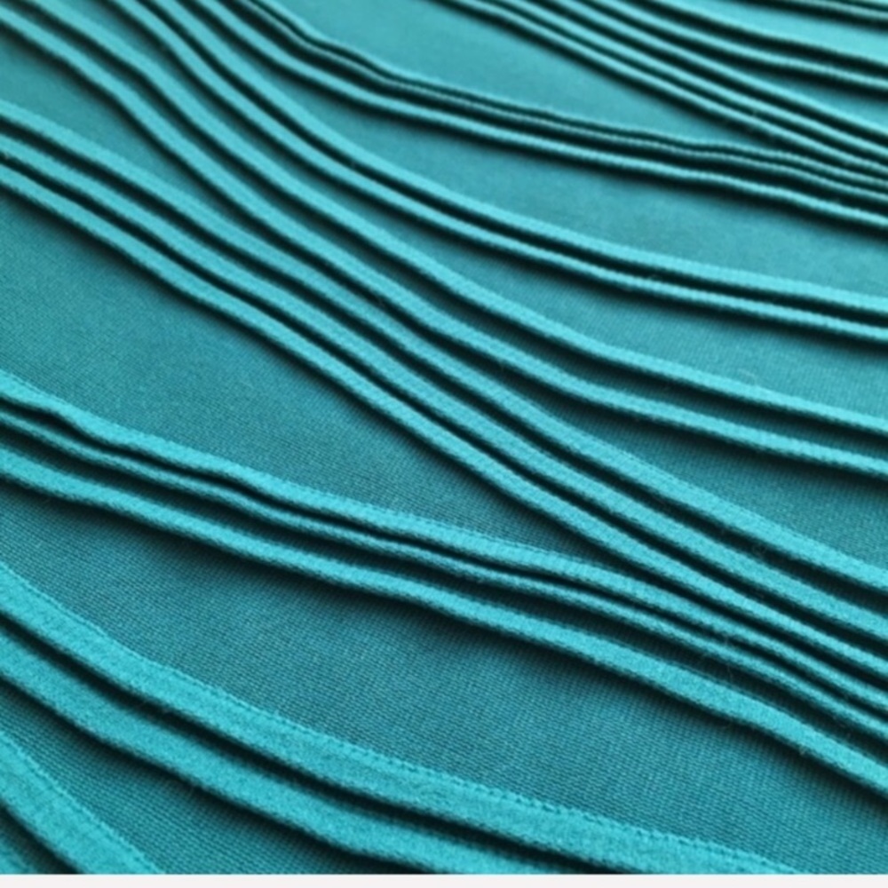 ✨5 FOR $25✨   Pull&Bear Green Textured Bodycon Dress - Picture 4 of 8